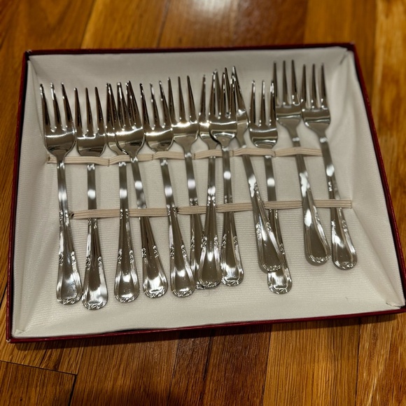 Gold Plated Oyster Forks - Italian Imported with Certificate of Authenticity - Picture 5 of 11